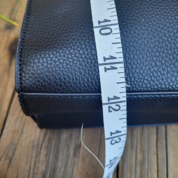 KENDALL + KYLIE Claire Black Crossbody Shoulder Bag – Excellent Pre-Owned - Picture 7 of 8